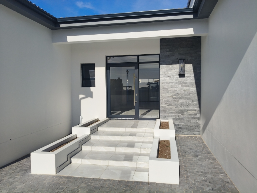 4 Bedroom Property for Sale in Fountains Estate Eastern Cape